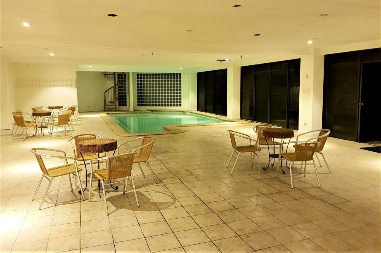Chateau Bleu Resort Calamba  Kültér fotó