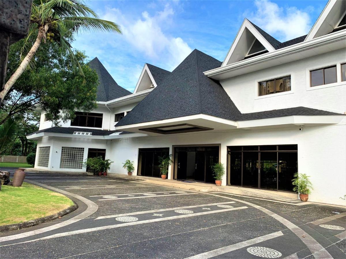 Chateau Bleu Resort Calamba  Kültér fotó