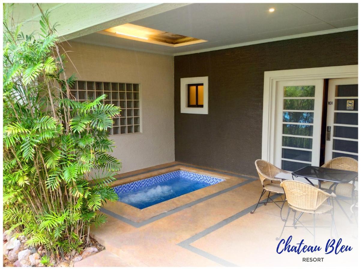 Chateau Bleu Resort Calamba  Kültér fotó